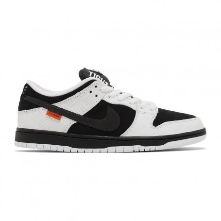 Nike SB Dunk Low TIGHTBOOTH